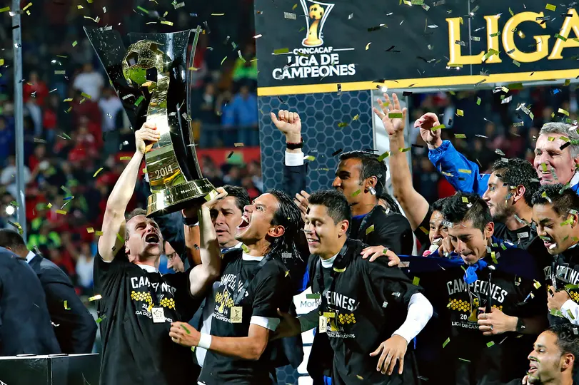 Jugadores de Cruz Azul celebran la obtención de la Concachampions 2013-14 | IMAGO 7
