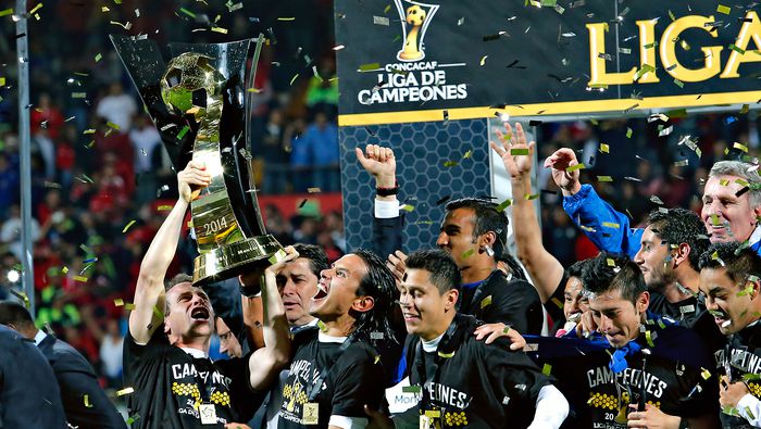 Jugadores de Cruz Azul celebran la obtención de la Concachampions 2013-14 | IMAGO 7