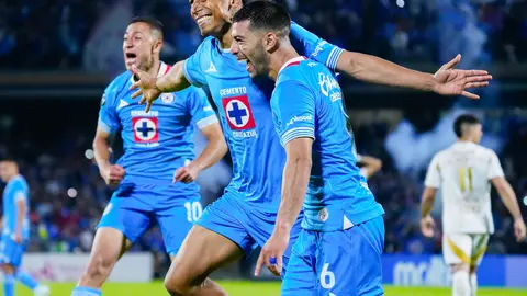 Jugadores de Cruz Azul en celebración ante Tigres en la Concachampions 2025 | IMAGO 7