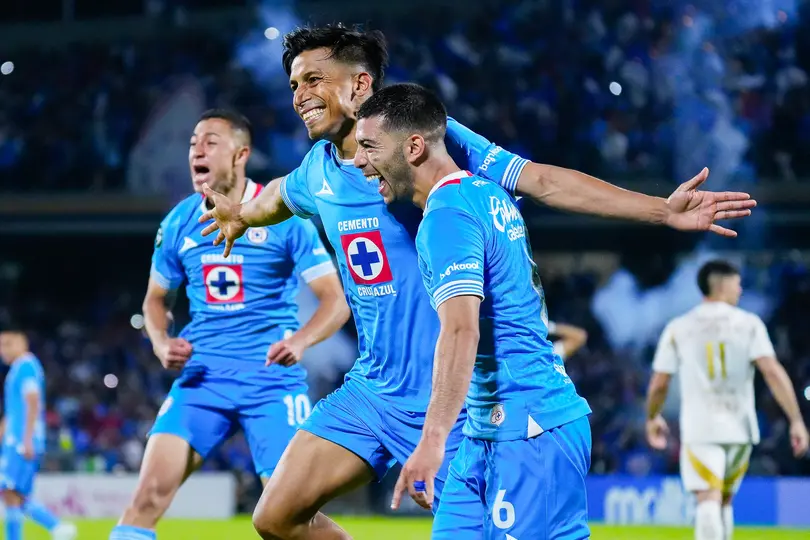Jugadores de Cruz Azul en celebración ante Tigres en la Concachampions 2025 | IMAGO 7