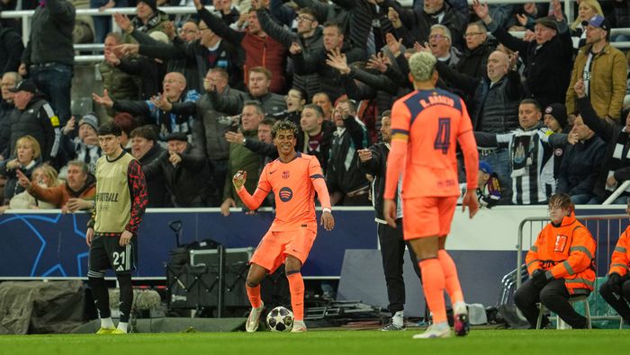 Lamine Yamal en celebración contra Newcastle | AP
