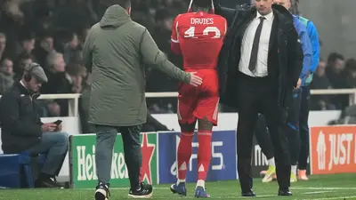 Alphonso Davies en duda para la Copa del Mundo tras lesión