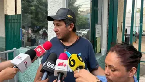 Ángel Miranda fue rescatado con vida tras quedar atrapado entre los escombros del edificio que colapsó en San Antonio Abad./ Telediario