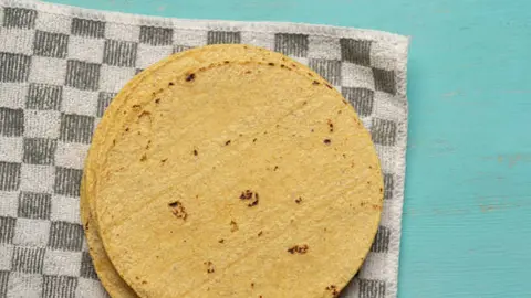 Profeco llamó a comercios a respetar las normas de higiene en la venta de tortillas. / iStock