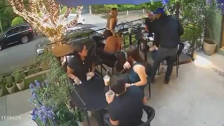 Asalto a mano armada a comensales en restaurante de Lomas de Chapultepec
