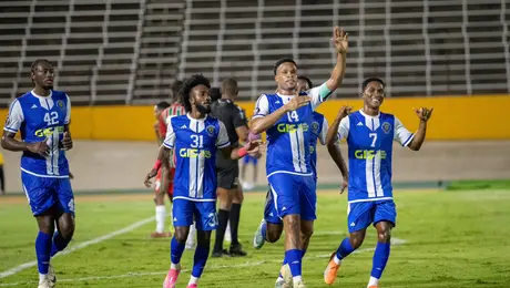Problemas de visa apuntan a dejar a Mount Pleasant sin jugadores ante LA Galaxy