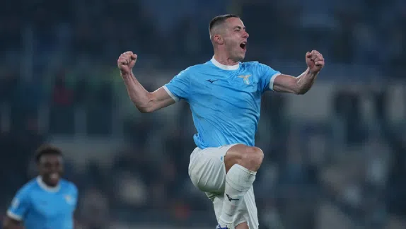 Lazio derrota a Sassuolo en duelo de media tabla en la Serie A