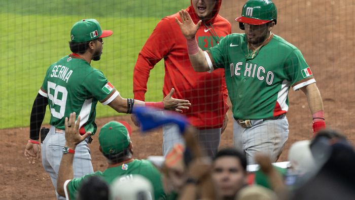 Jared Serna y Jonathan Aranda en el partido contra Estados Unidos en el Clásico Mundial de Béisbol 2026 | MEXSPORT