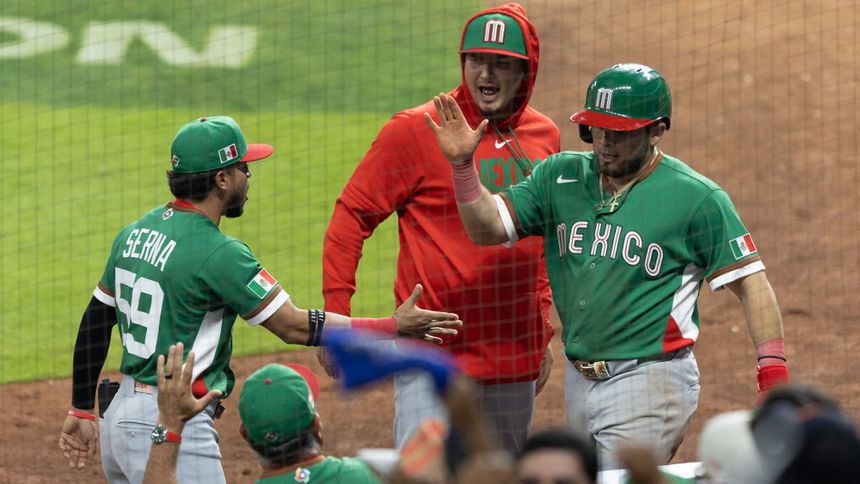 Jared Serna y Jonathan Aranda en el partido contra Estados Unidos en el Clásico Mundial de Béisbol 2026 | MEXSPORT
