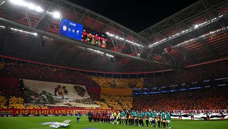 ¡Detalle hasta el cielo! Victor Osimhen protagoniza momento conmovedor en la previa del Galatasaray vs Liverpool