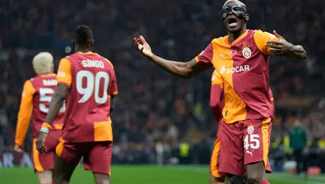 ¡Pega primero! Galatasaray vence al Liverpool en la Ida de Octavos de Final de Champions League