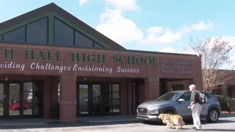 Escuela secundaria North Hall en Gainesville. / AP
