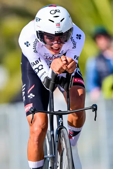 Isaac del Toro en actividad en el Tirreno-Adriático 2026 l Grosby