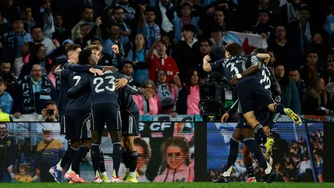 Jugadores de Real Madrid en celebración en el partido contra Celta de Vigo | AP