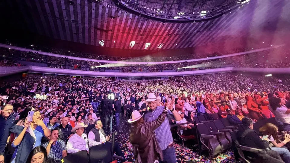 Más de 10 mil personas acudieron a despedir a Julio Preciado en su gira del adiós / FB: @Juliopreciadooficial