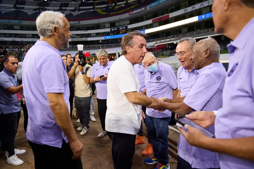 Emilio Azcárraga con Arlindo Dos Santos en un evento de América en el Estadio Azteca en 2024 | MEXSPORT
