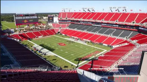 Raymond James Stadium Foto Panorámica l AP