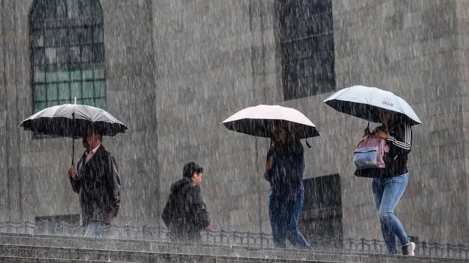 Frente frío y onda de calor impactarán México con lluvias, vientos y hasta 45°C