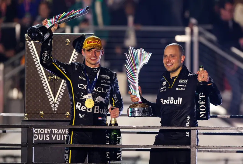 Lambiase y Verstappen en celebración en el Gran Premio de Las Vegas 2025 | RED BULL