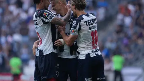 Rayados jugando ante San Luis l IMAGO7