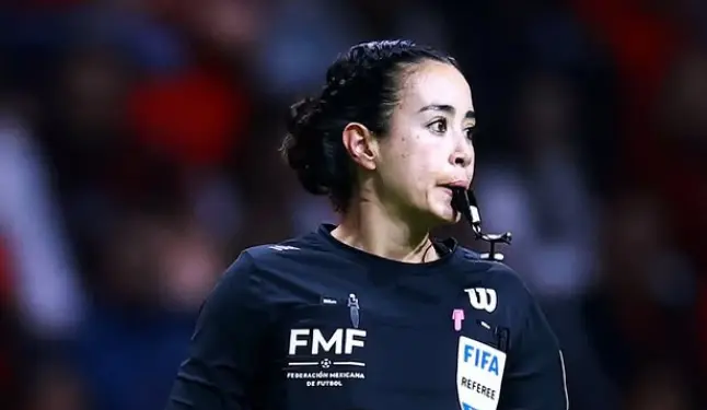Katia Itzel García será la primera árbitra central mexicana en un Mundial varonil tras su designación para 2026. / @kigm14