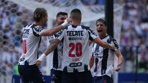 Rayados jugando ante San Luis l IMAGO7