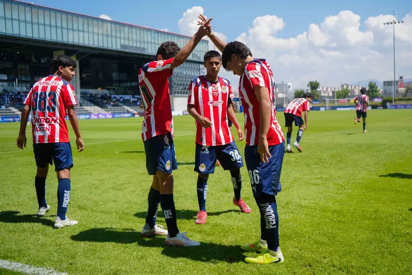 Celebración de Chivas Sub-14 en la Final de la Liga MX | IMAGO7