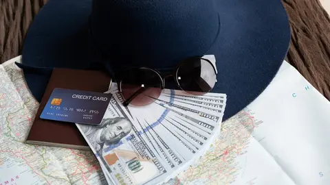Es buen momento para comprar dólares o cambiar, según tus intereses / FREEPIK
