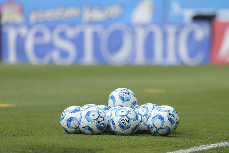 Balones para el partido en el Estadio Hidalgo | Imago7