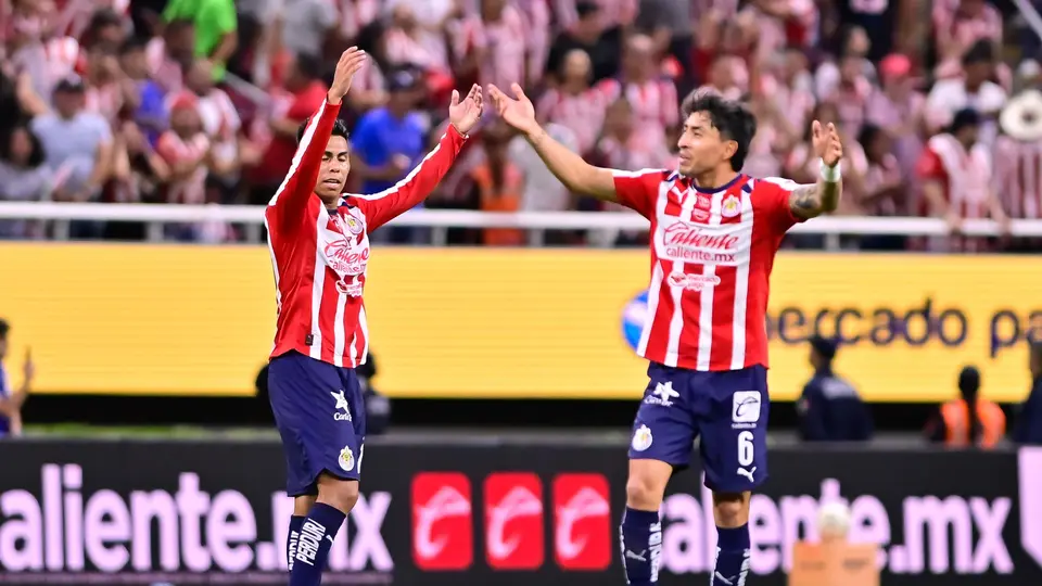 Efraín Álvarez y Omar Govea ante Tigres | MEXSPORT