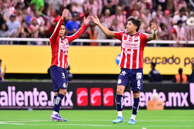 Efraín Álvarez y Omar Govea ante Tigres | MEXSPORT