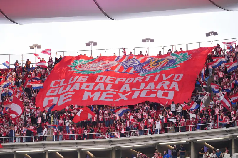 Afición de Chivas en el Akron | IMAGO7