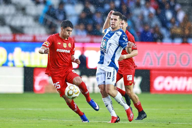 Ousama Idrissi fue amonestado en la primera parte | MexSport