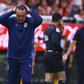 Gabriel Milito protagoniza tensos reclamos arbitrales durante el Chivas vs. Tigres