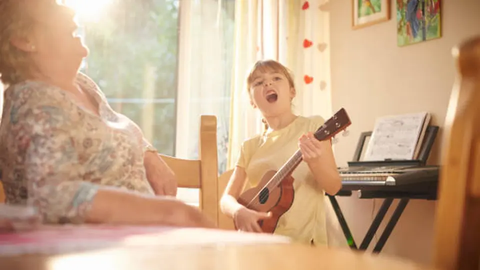 Las serenatas y dedicatorias musicales siguen siendo una tradición del 10 de mayo en México. / iStock