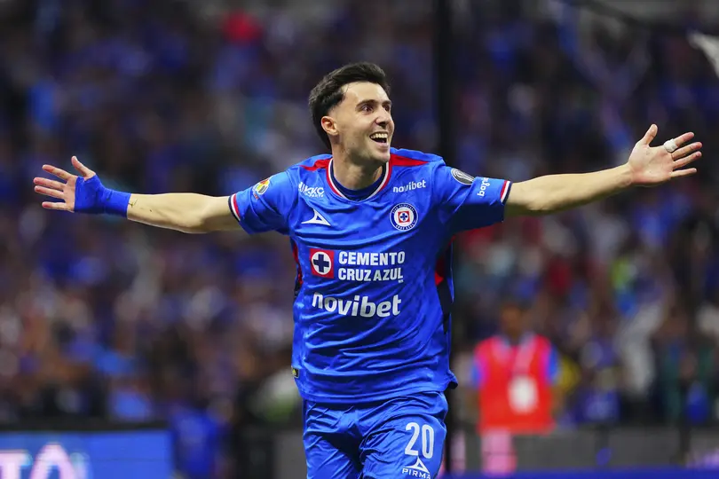 José Paradela en celebración con Cruz Azul ante Atlas en la Liguilla del Clausura 2026 de la Liga MX | IMAGO 7