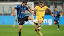 Milan cae, en San Siro, ante Atalanta y pone en drama su boleto a Champions; Santi Giménez fue titular