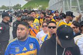 Chivas niega acceso al estadio a aficionados de Tigres : "no son bienvenidos"