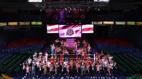 La foto oficial de Chivas que se tomó junto con Atlantis en el Apertura 2024 | X: @Chivas