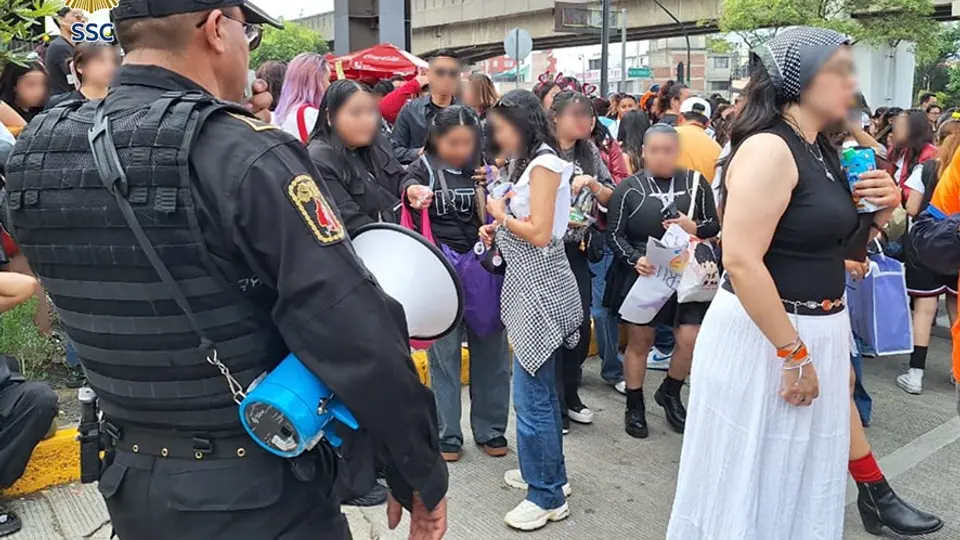 Integrantes del ARMY colapsaron Circuito Interior Río Churubusco durante el segundo show de BTS en México./ SSC