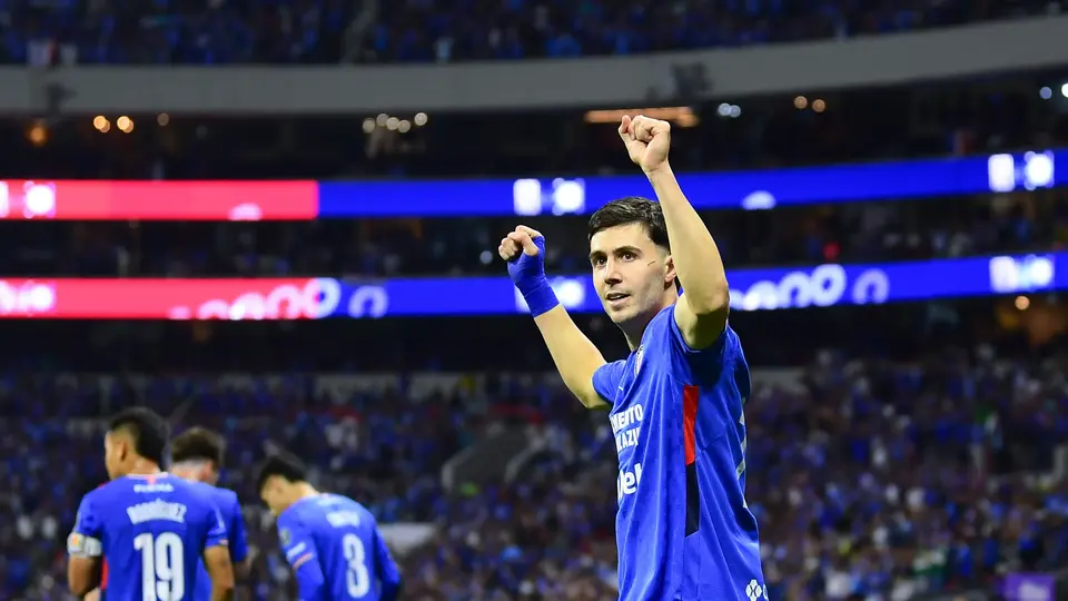 José Paradela dándole el triunfo a Cruz Azul | MEXSPORT