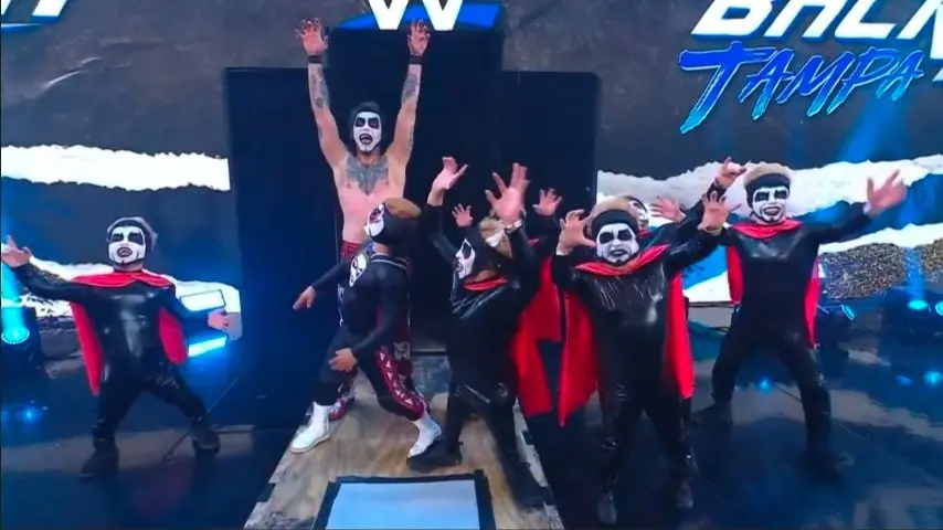 Danhausen y los Mini Hausens | WWE
