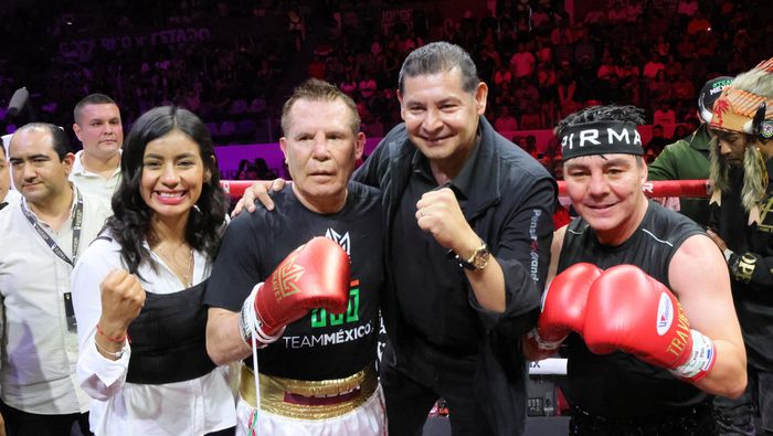Julio César Chávez y Fernando Arce durante el evento en Puebla | X: @armentapuebla_