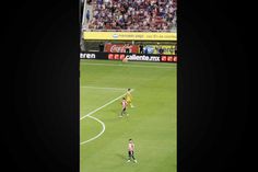 Gol anulado a Chivas iniciando el juego ante Tigres