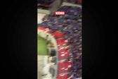 ¡CAYÓ LA LEY! Aficionados de Cruz Azul invaden zona restringida del Azteca