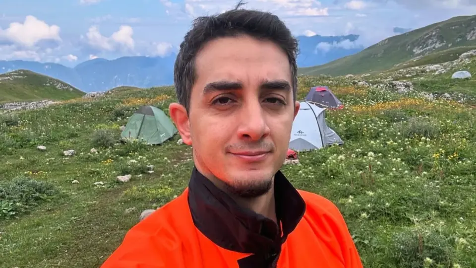 Ruhi Çenet aseguró que no fue informado sobre el riesgo sanitario antes de acudir a una boda en Estambul./ RS