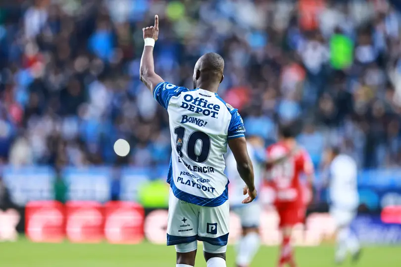 Enner Valencia marcó de penal para extender la ventaja de Pachuca ante Toluca | MEXSPORT