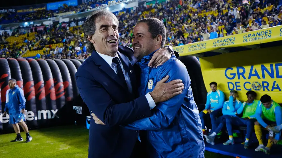 Guillermo Almada y André Jardine en un partido de la Liga MX | IMAGO 7