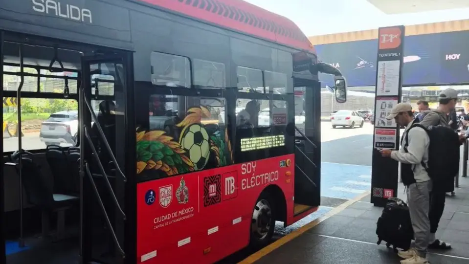 Desde el AICM saldrán unidades al Palacio de los Deportes para llevarte a los encuentros / FB: @MetrobusCDMX