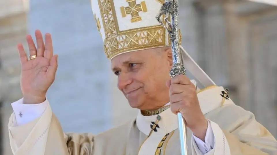 El Papa coincidió con el cantante en sus visitas, por separado, por España / FB: @PontifexSantoPadre/